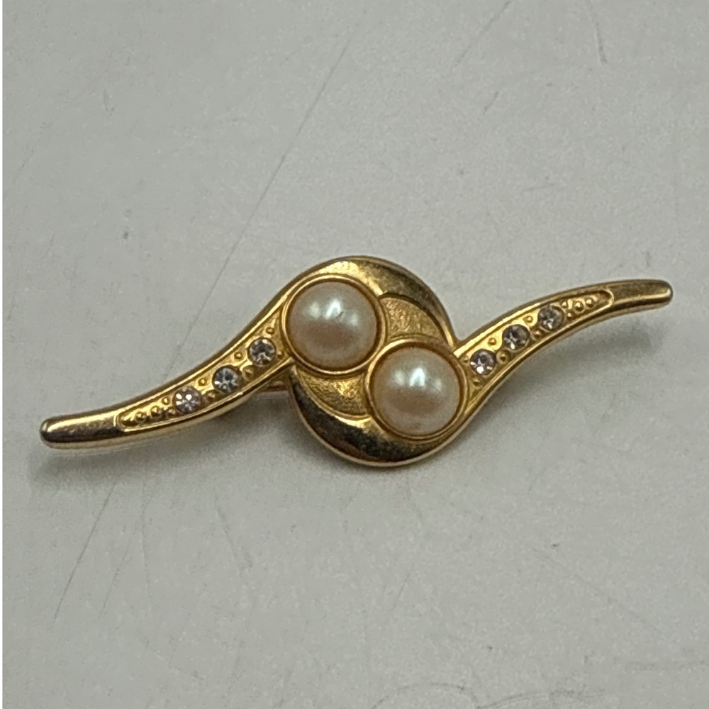 Vintage Gold Tone Faux Pearl Rhinestone Swirl Brooch Pin Wave‎ Design 2 Inch